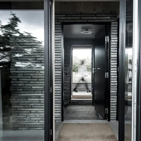 Architect-designed Gem On The Beachfront In Tatil Evi