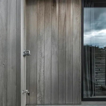 Architect-designed Gem On The Beachfront In Semesterbostad *